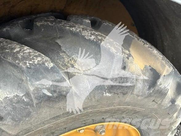 CAT 906M Ładowarki kołowe