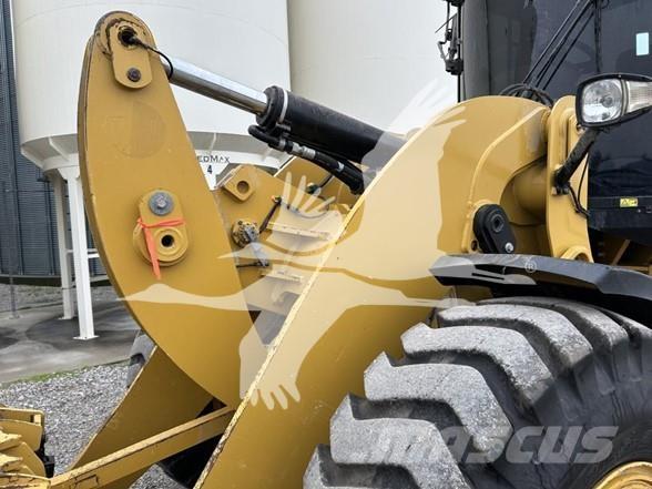 CAT 930M Ładowarki kołowe