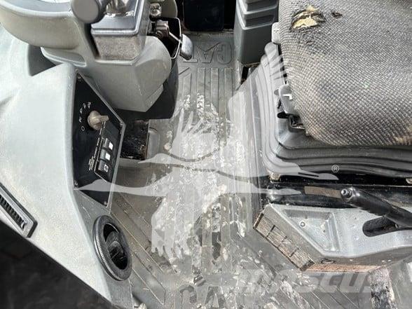 CAT IT28G Ładowarki kołowe