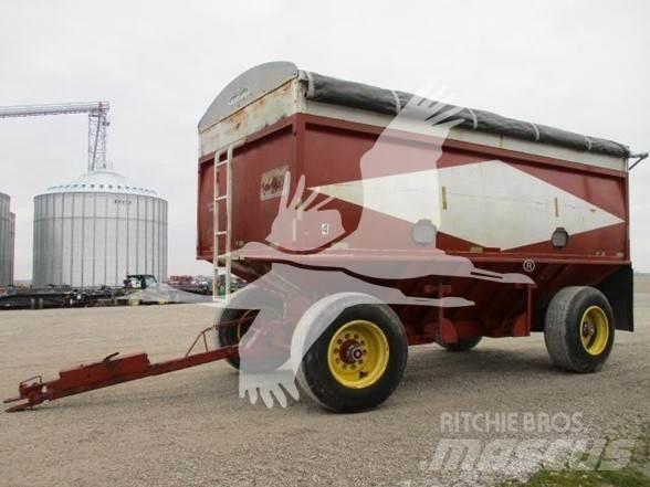 Crysteel 650 Przyczepy zbożowe