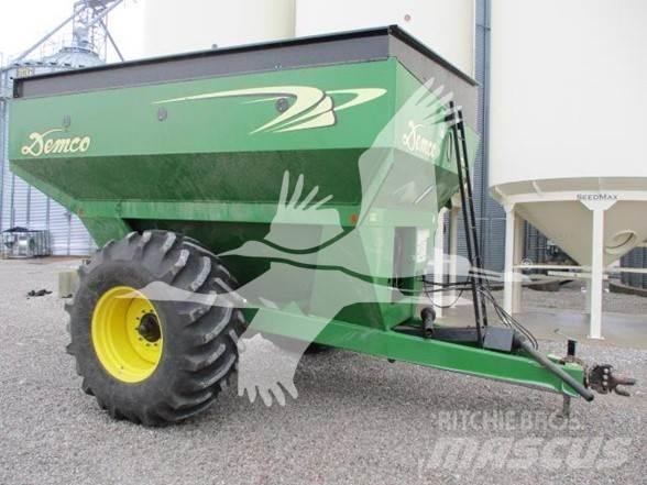 Demco 750 Przyczepy zbożowe