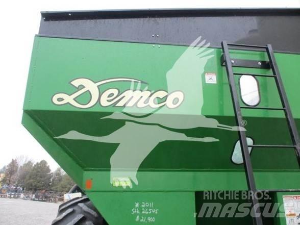 Demco 750 Przyczepy zbożowe