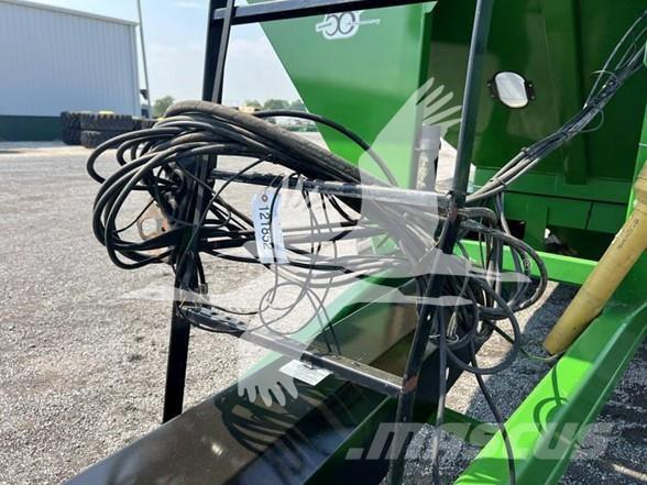 J&M 1326-22S Przyczepy zbożowe