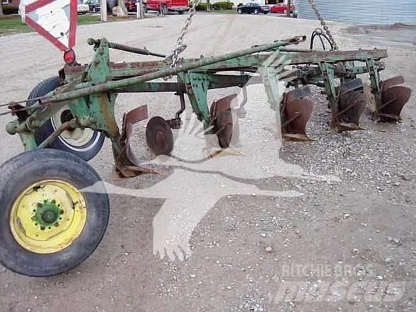 John Deere 514 Pługi obrotowe