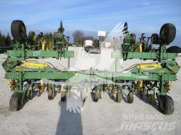 John Deere 85 Kultywatory rzedowe