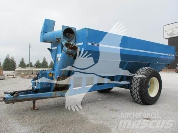 Kinze 840 Przyczepy zbożowe