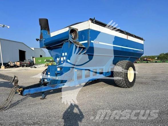 Kinze 840 Przyczepy zbożowe