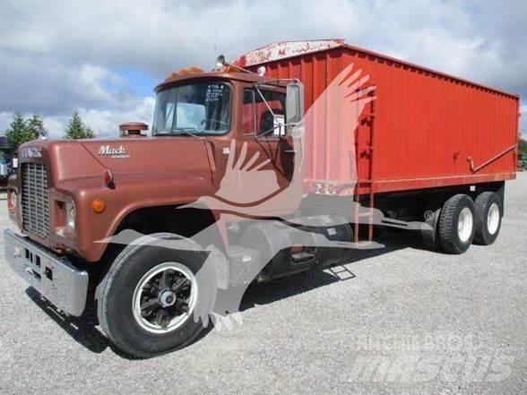 Mack R686ST Maszyny budowlane - Inne