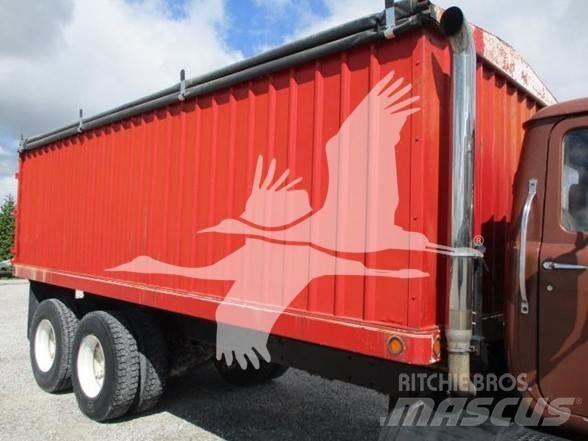 Mack R686ST Maszyny budowlane - Inne
