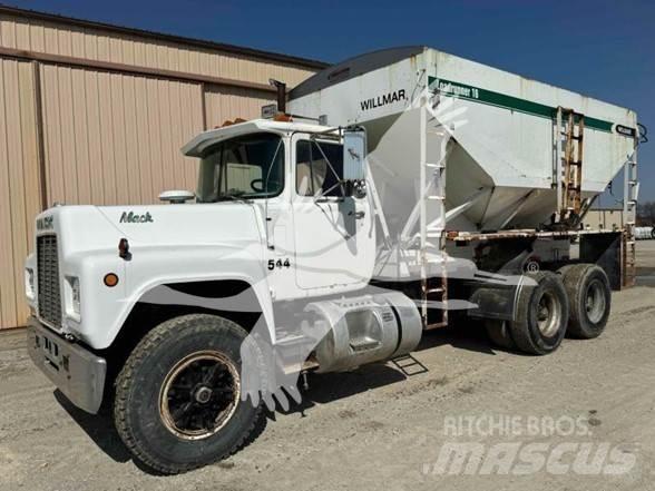 Mack R686ST Maszyny budowlane - Inne