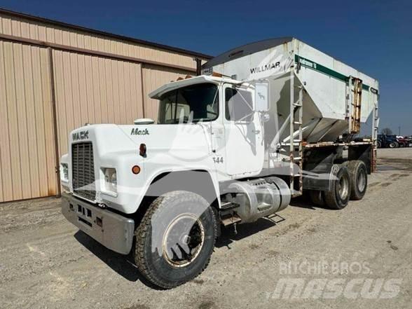 Mack R686ST Maszyny budowlane - Inne