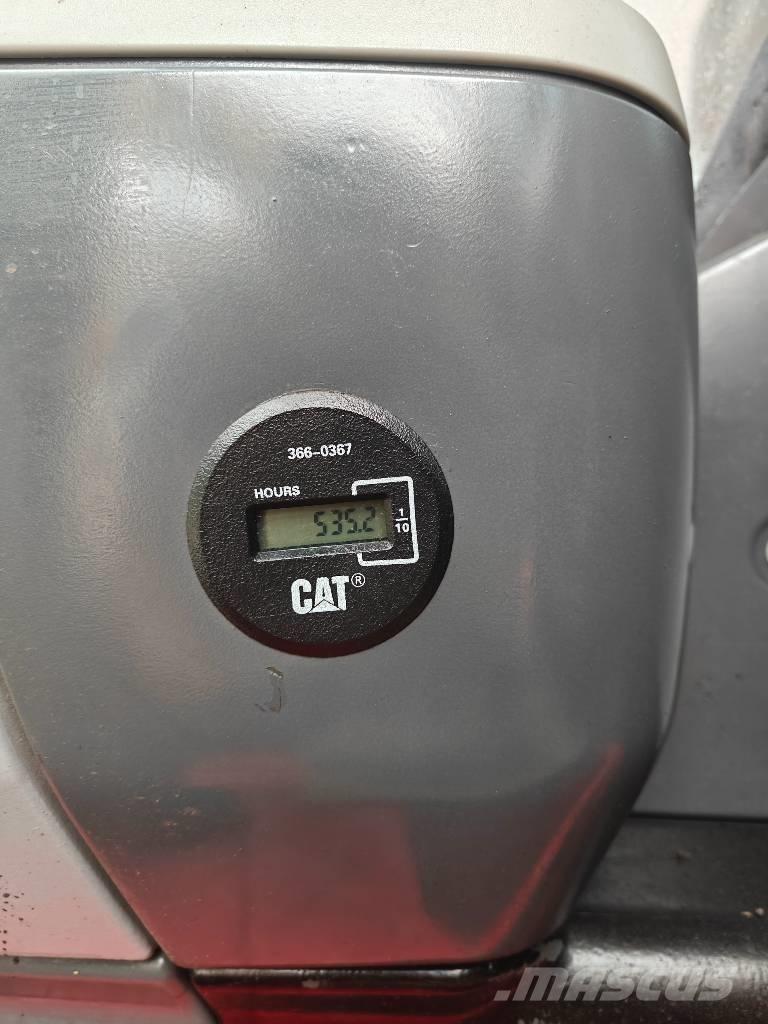 CAT 329 D2 L Koparki gąsienicowe