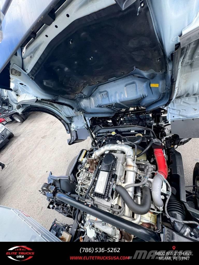 Hino 155 Samochody ciężarowe ze skrzynią zamkniętą