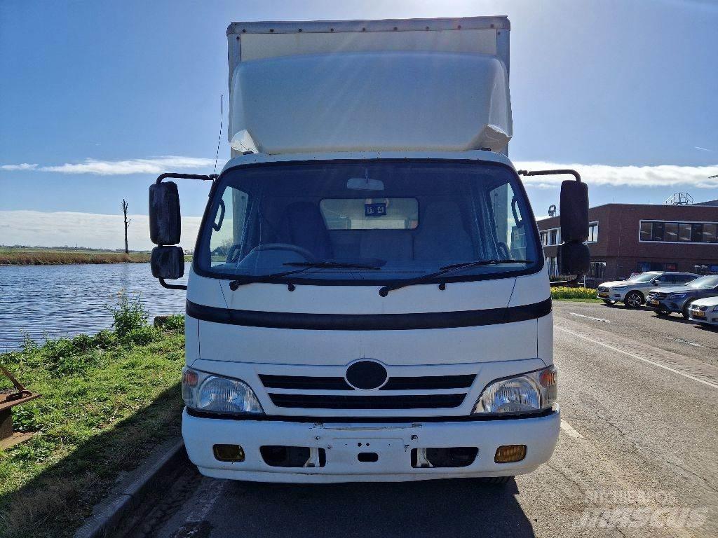 Hino 3815 Samochody ciężarowe ze skrzynią zamkniętą