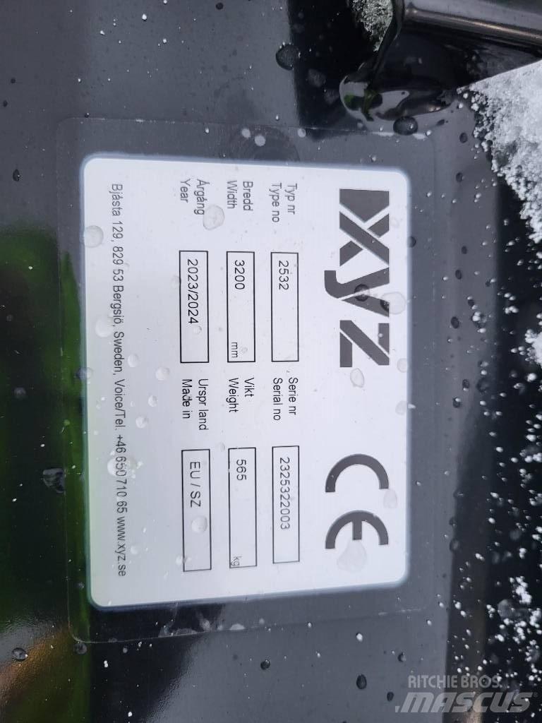 XYZ 320 PREMIUM Pługi