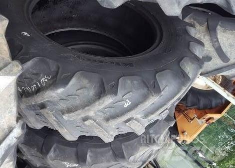  Pneu 13.6R28 Opony, koła i felgi