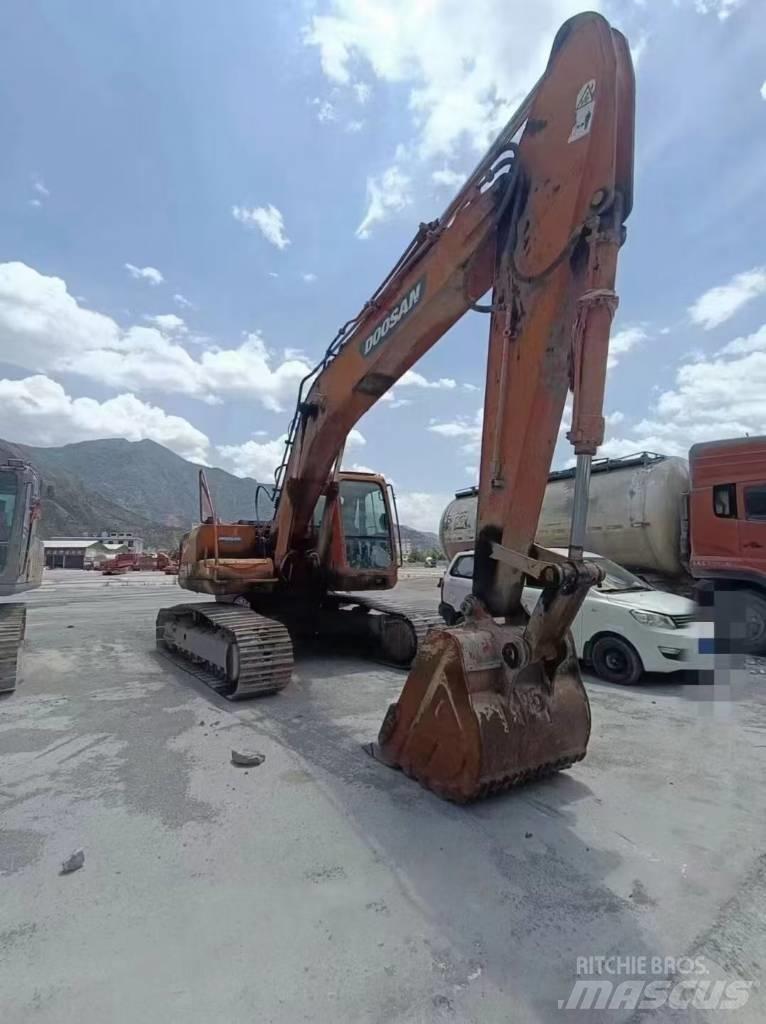 Doosan DX 225 Koparki gąsienicowe