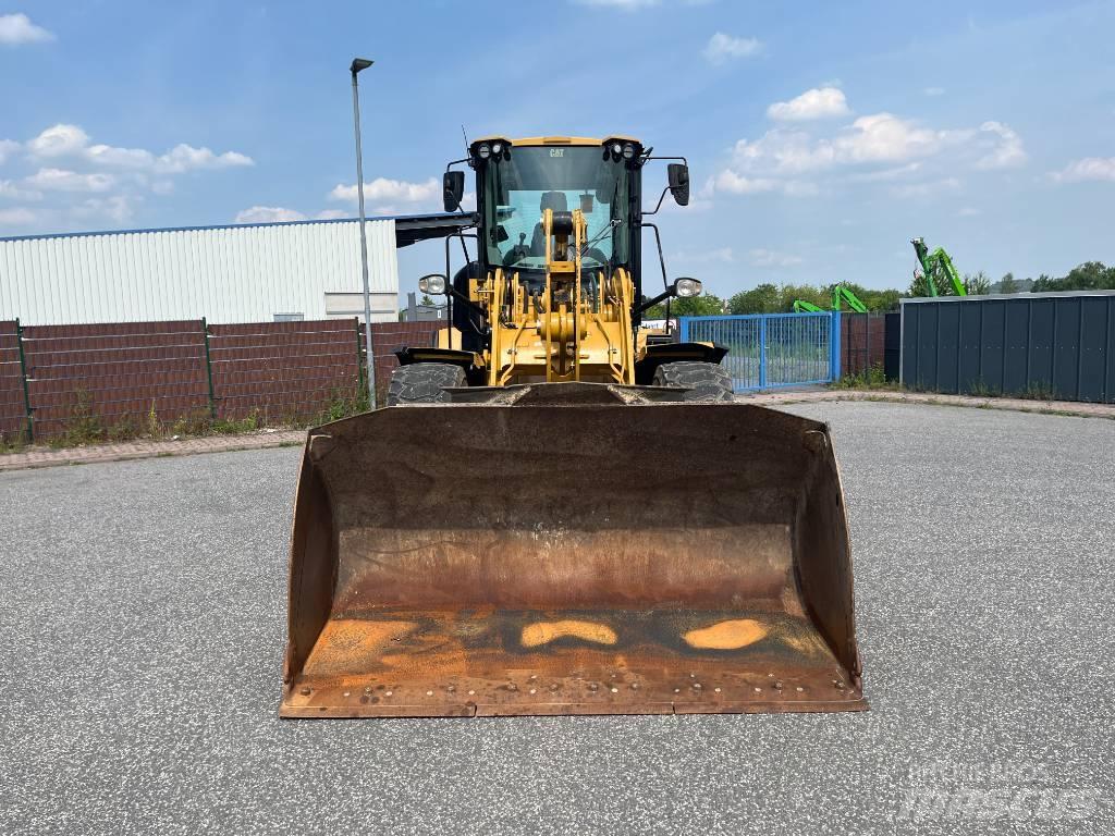 CAT 930M Ładowarki kołowe