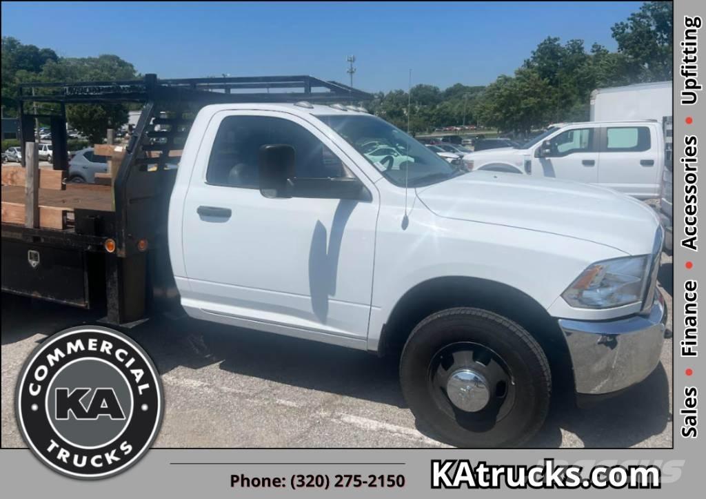 RAM 3500 TRADESMAN Ciężarówki typu Platforma / Skrzynia