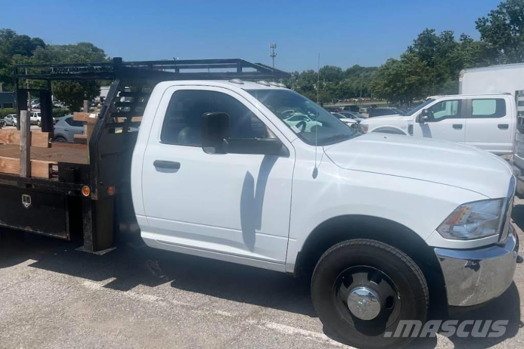 RAM 3500 TRADESMAN Ciężarówki typu Platforma / Skrzynia