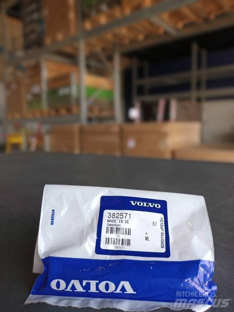 Volvo PIN 382571 Silniki