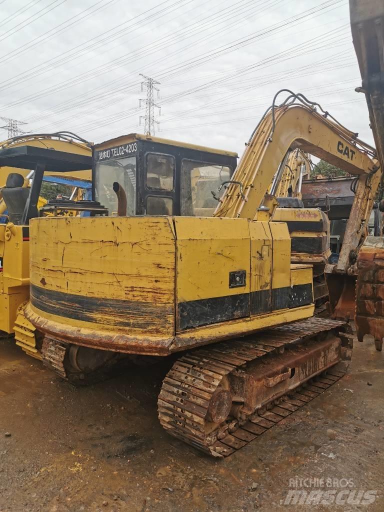 CAT E 70 B Koparki gąsienicowe