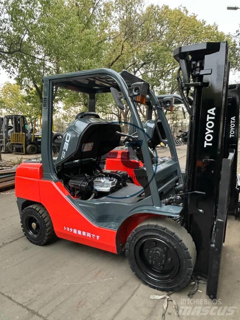 Toyota FDZN 30 Wózki Diesla