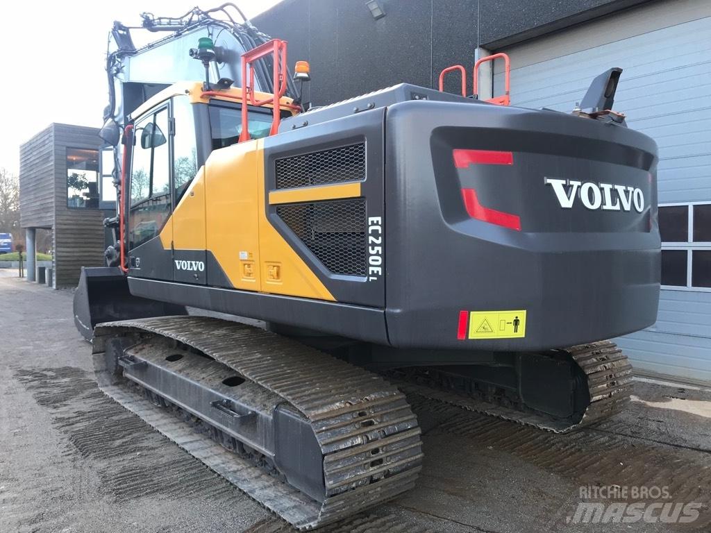Volvo EC 250 E Koparki gąsienicowe