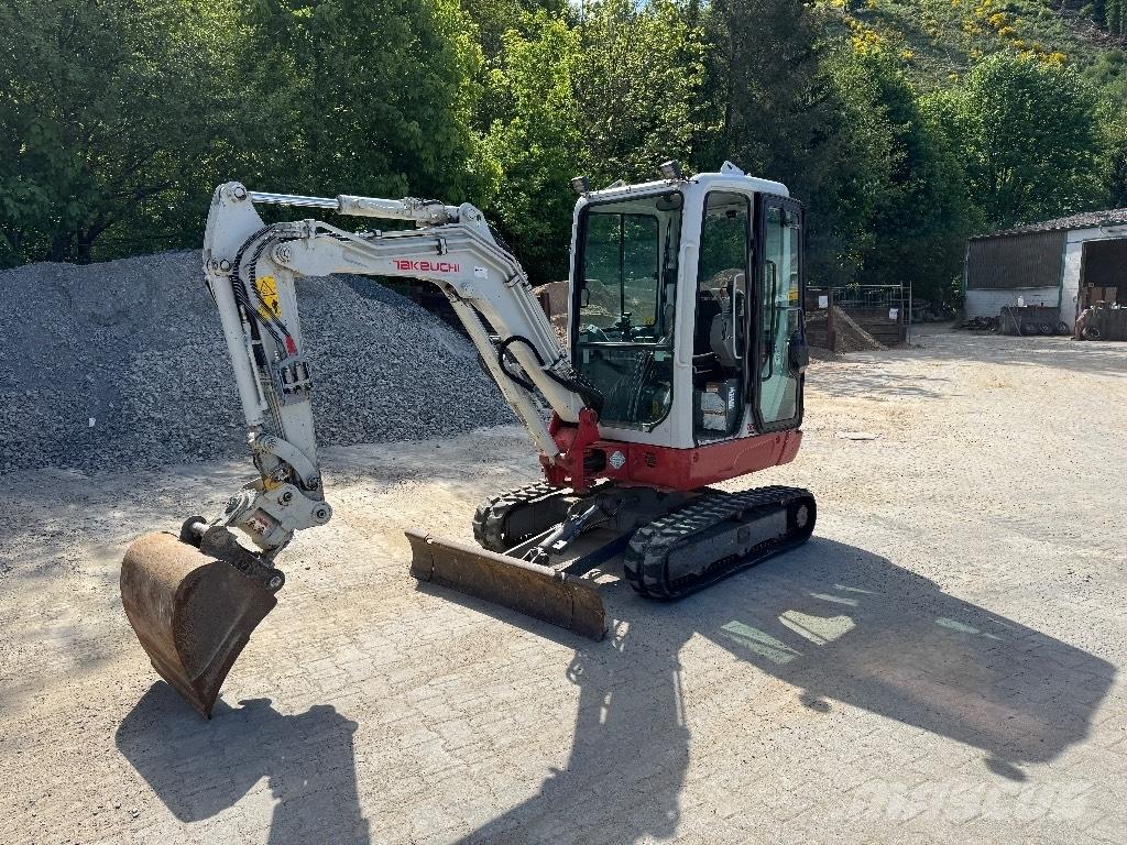 Takeuchi TB 225 Minikoparki