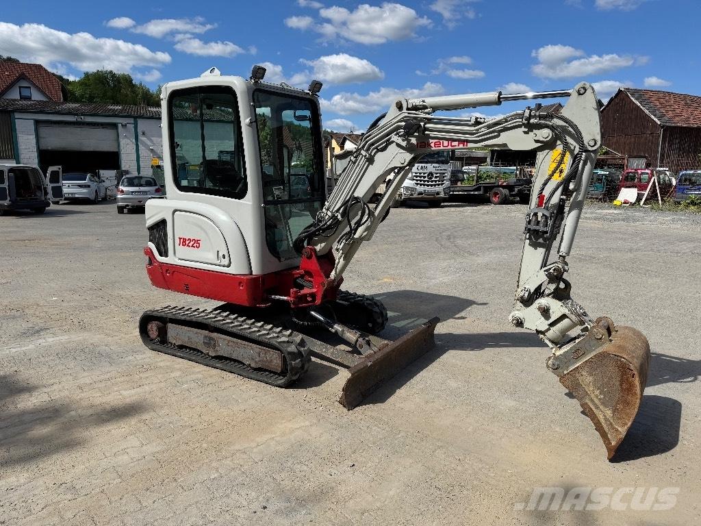Takeuchi TB 225 Minikoparki