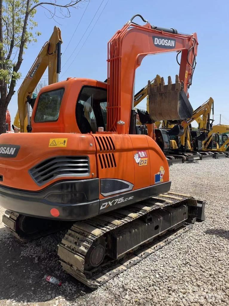 Doosan DX75 Minikoparki