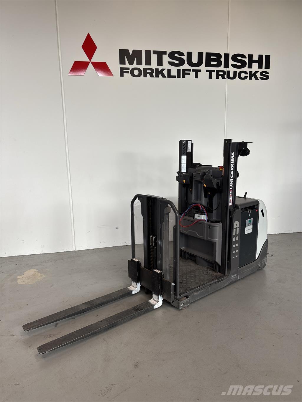 UniCarriers EPL100 Wózki kompletacyjne nisko unoszące