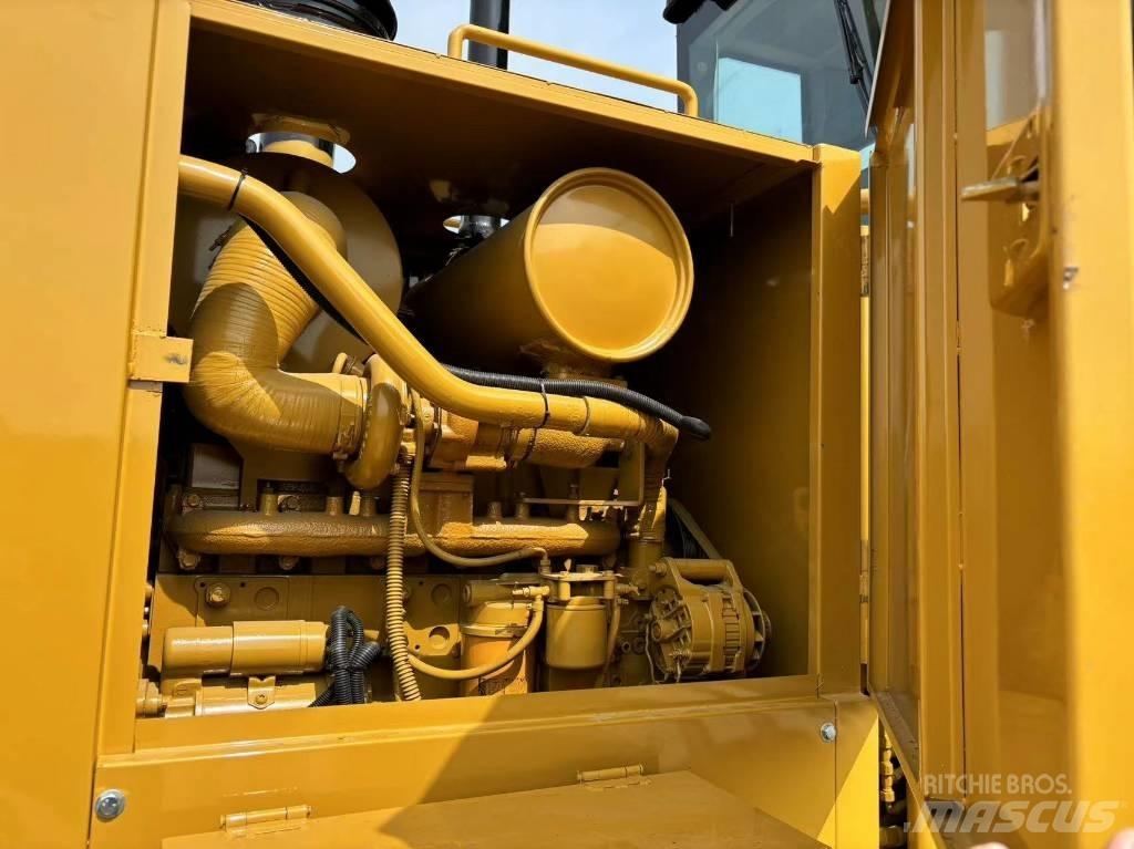 CAT 140 K Równiarki