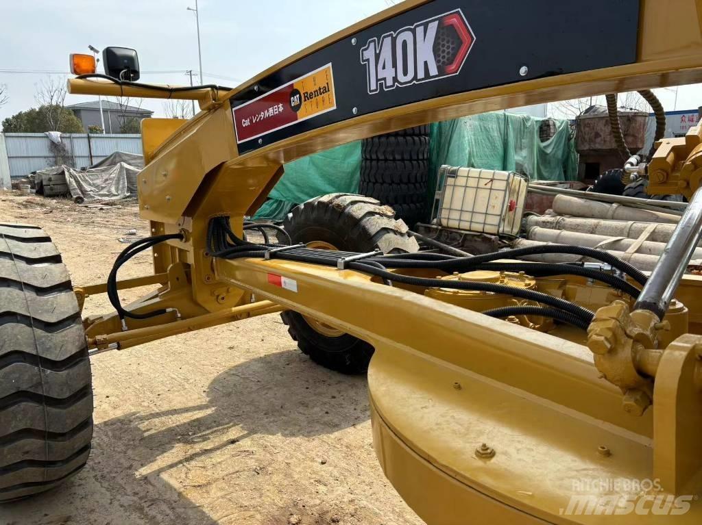 CAT 140 K Równiarki
