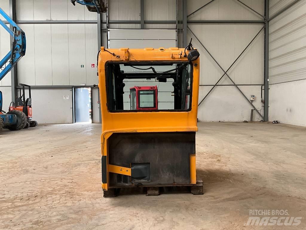 Hyundai Robex 55-9 A Kabiny i wnętrze