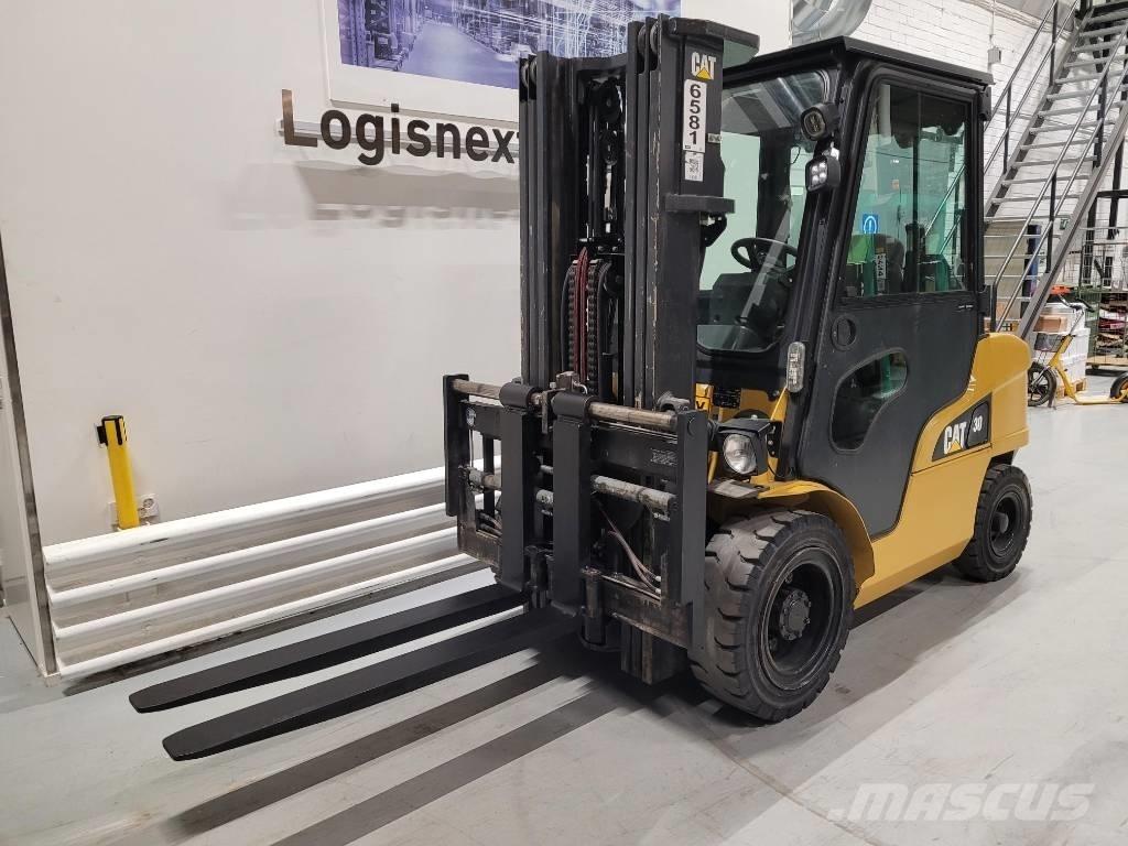 CAT DP 30 N Wózki Diesla