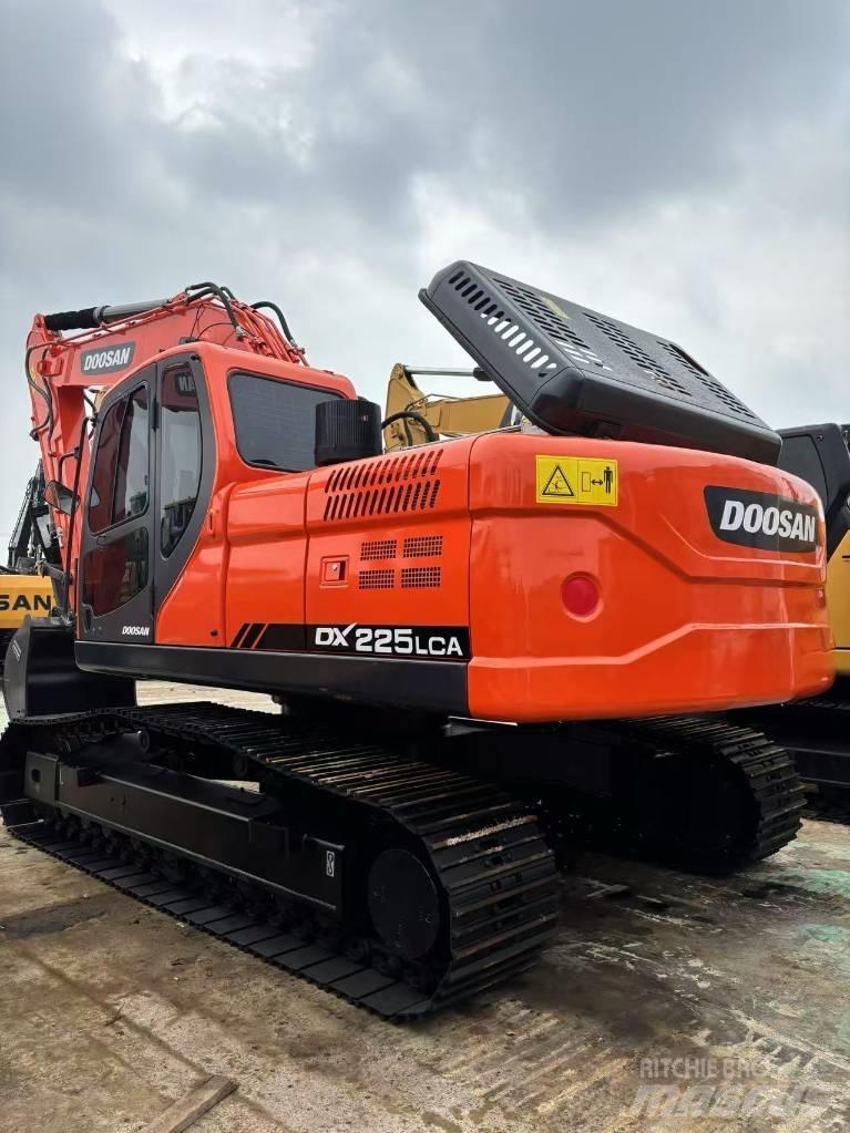 Doosan 225 LCA Koparki gąsienicowe