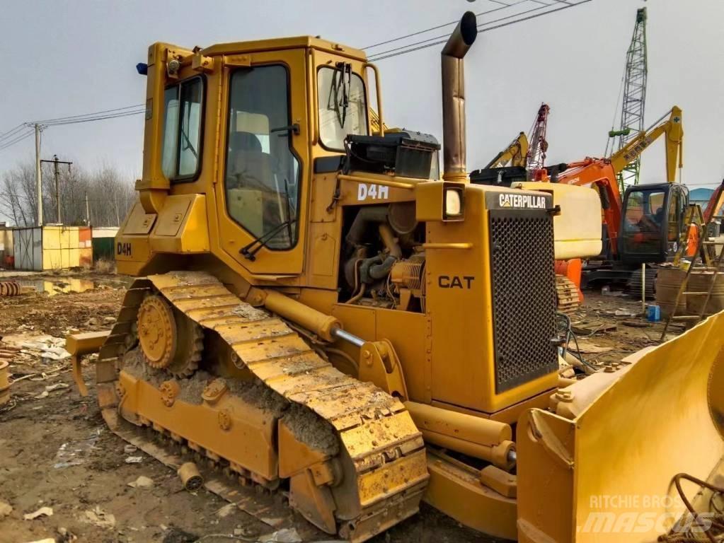 CAT D 4 H Spycharki gąsienicowe