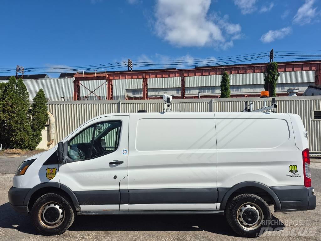 Ford Transit 250 Busy / Vany