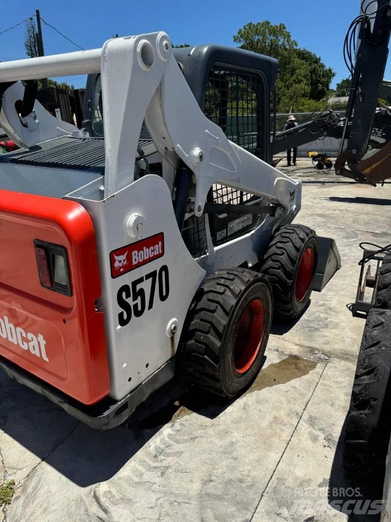 Bobcat S570 Ładowarki burtowe