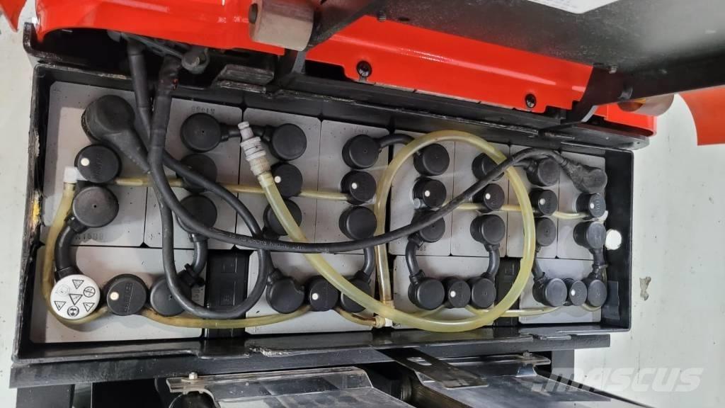 BT SPE 125 Samojezdne maszyny do załadunku