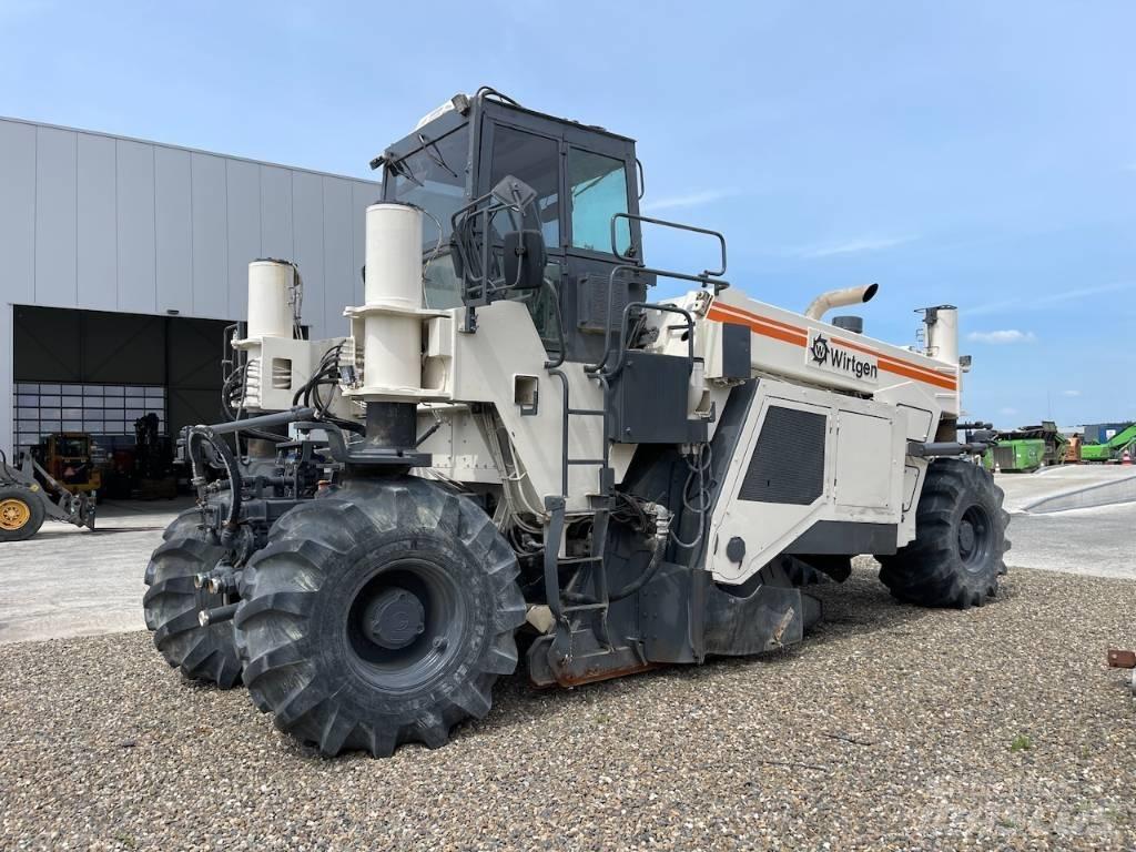 Wirtgen WR2500 Recyklery do asfaltu