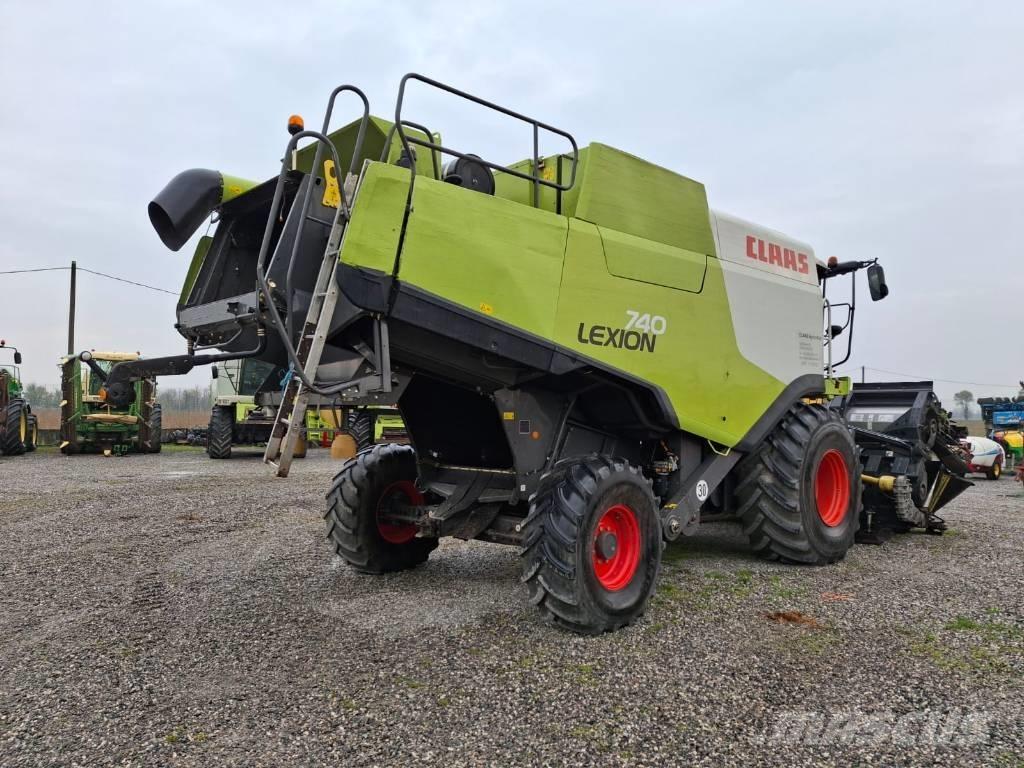 CLAAS Lexion 740 Kombajny zbożowe