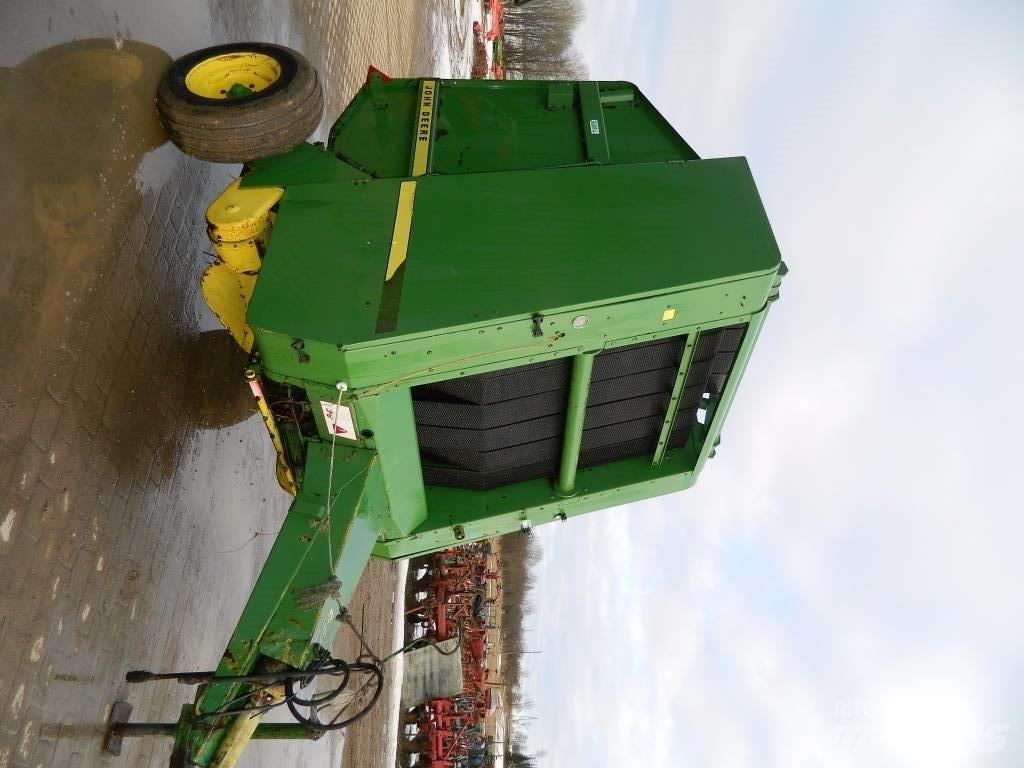John Deere 550 Prasy zwijające