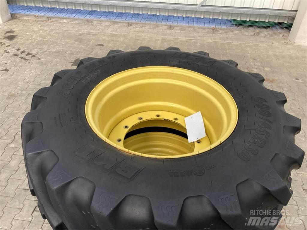 BKT 600/65R30 Opony, koła i felgi