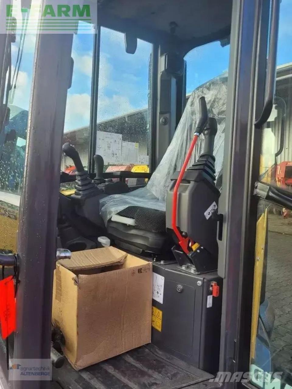 New Holland e55d Minikoparki