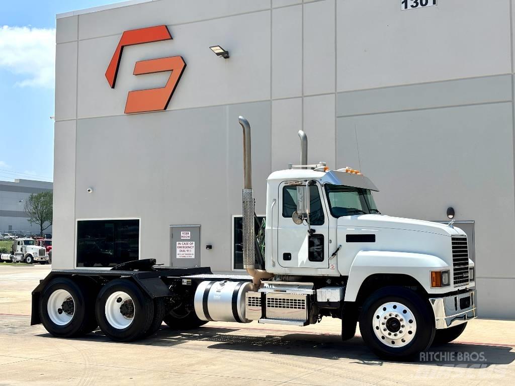 Mack Pinnacle 64T Ciągniki siodłowe