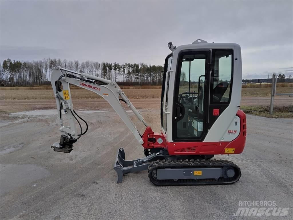 Takeuchi TB 216 Minikoparki
