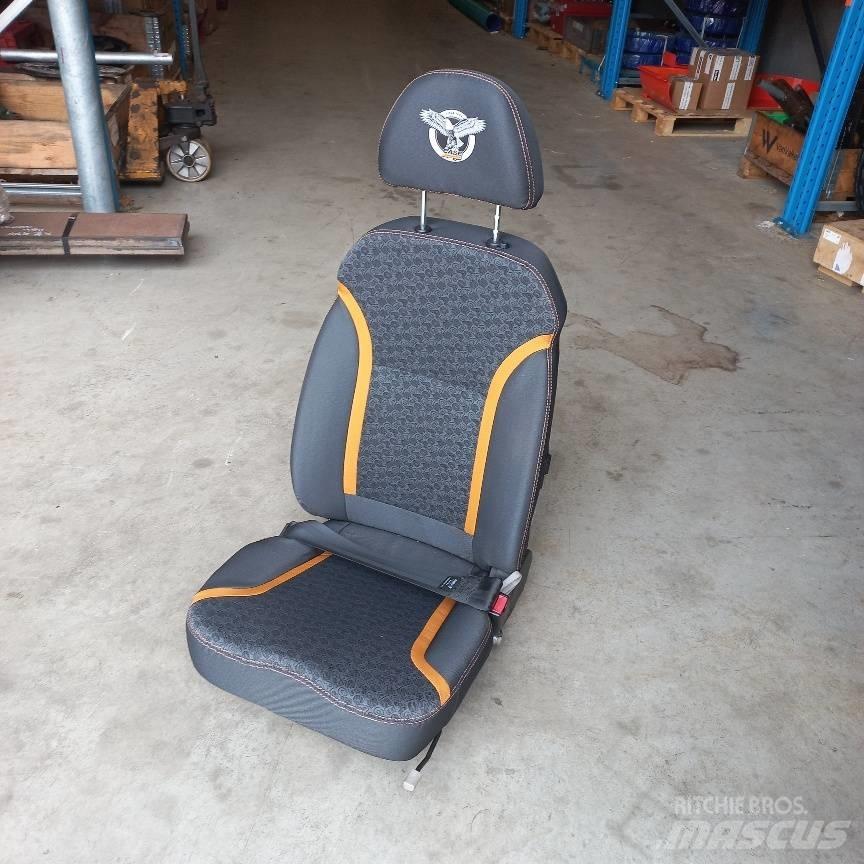 CASE CX210E stoel Kabiny i wnętrze