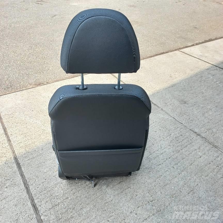 CASE CX210E stoel Kabiny i wnętrze